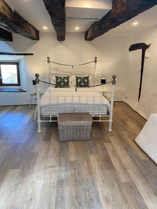 Spacious 1 Bed Home With Shared Pool Champagnac-la-Rivière Exterior photo