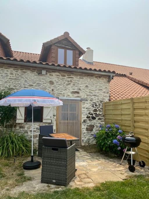 Spacious 1 Bed Home With Shared Pool Champagnac-la-Rivière Exterior photo